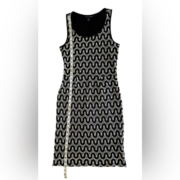 Banana Republic Black & White Geometric Lace Overlay Sheath Dress Sz 0 Sleeveles - Picture 9 of 10